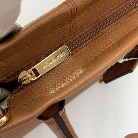 MICHAEL KORS MIRELLA SMALL SHOPPER
TOTE SHOULDER CROSSBODY BAG
PEBBLED LEATHER - Picture 15 of 15